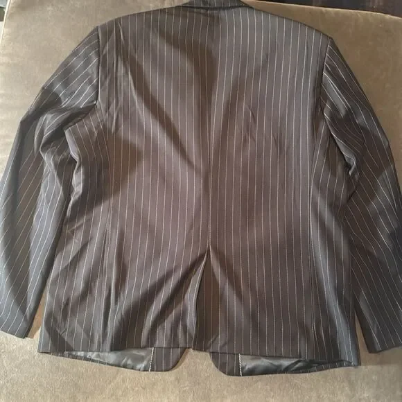 Men’s Black Pinstripe 3 Piece Suit 2 Button Closure Size 44 Jacket 40 Pants NEW